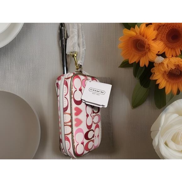 Very Rare Vintage NWT Coach F63761 Peyton Signature Heart Multi Pouch Wristlet - Picture 5 of 12